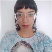 Profesorada titulada en filología inglesa y francesa y con el máster de profesorado imparte clases de inglés y francés.